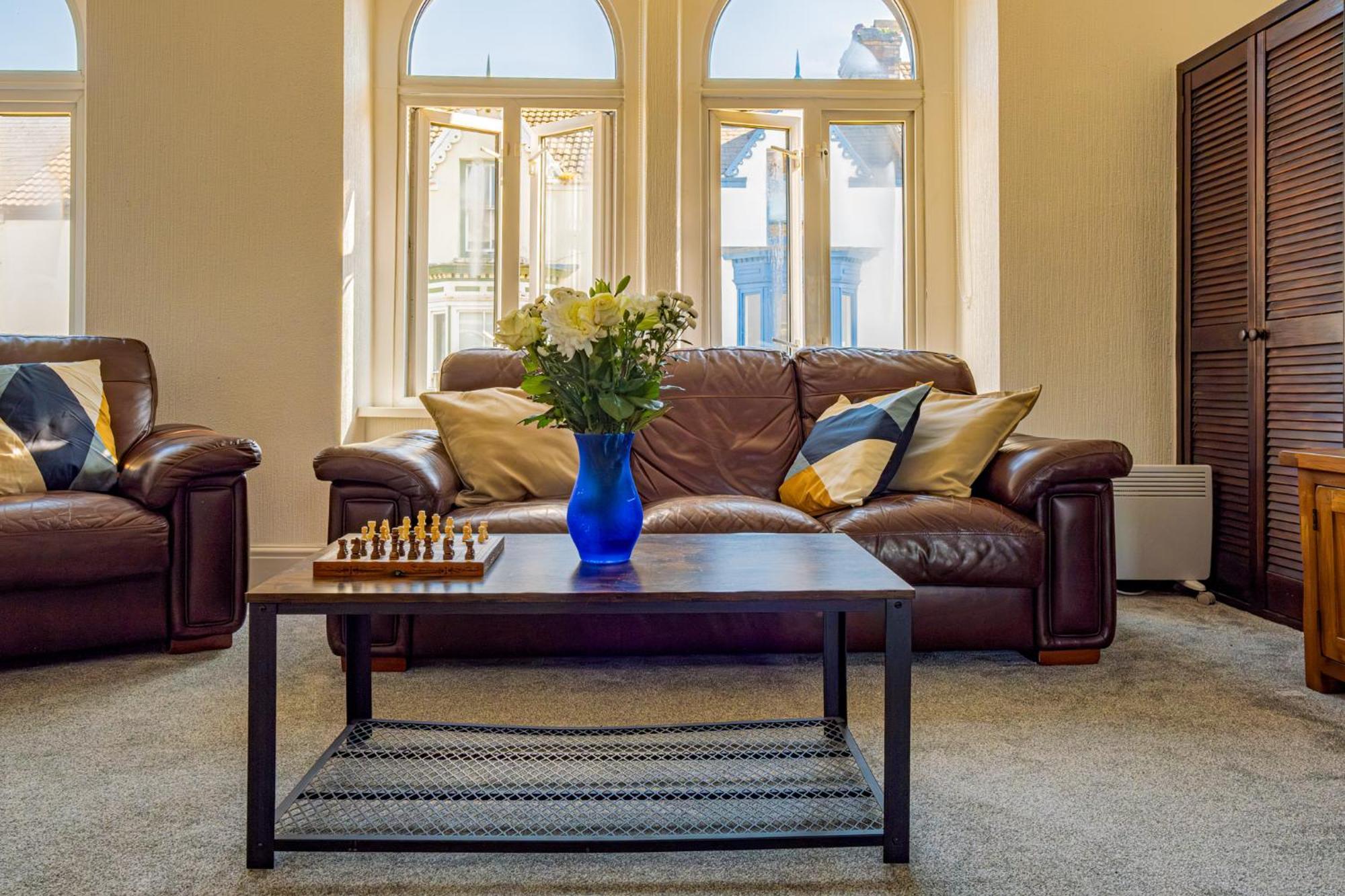 Castleview Coastal Comfort With 2 Parking Spaces Oystermouth Esterno foto